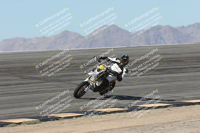 media/Oct-13-2025-Moto Forza (Mon) [[a66d839500]]/4-C Group/Session 2 (Bowl)/